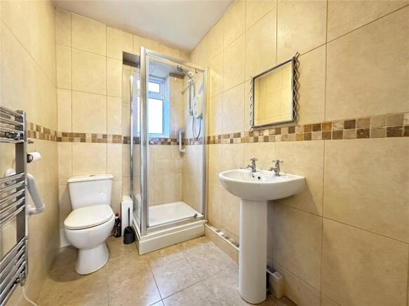 1 bed Apartment to rent Image 4