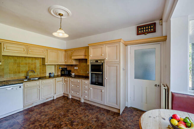 8647466-interior1...
