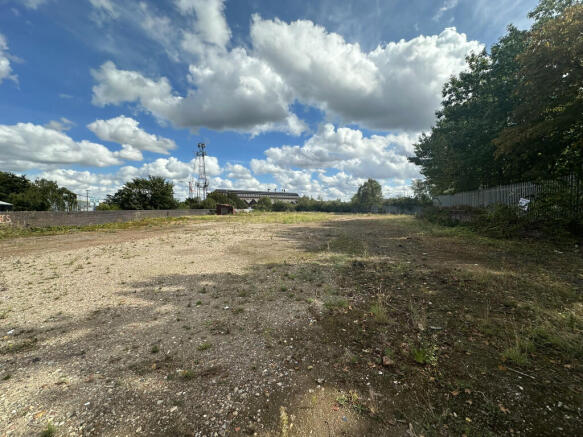 Land to rent Image 6