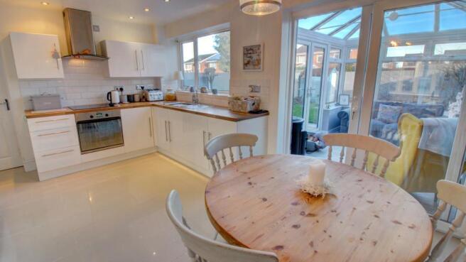 Dining to Kitchen & Conservatory