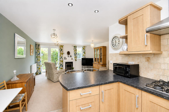 Open plan lounge / kitchen