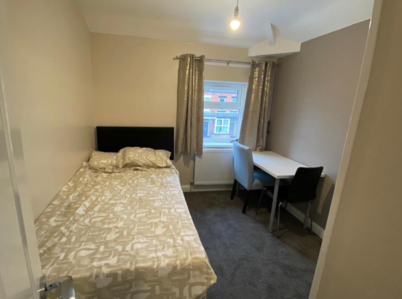 6 bed House to rent Image 9