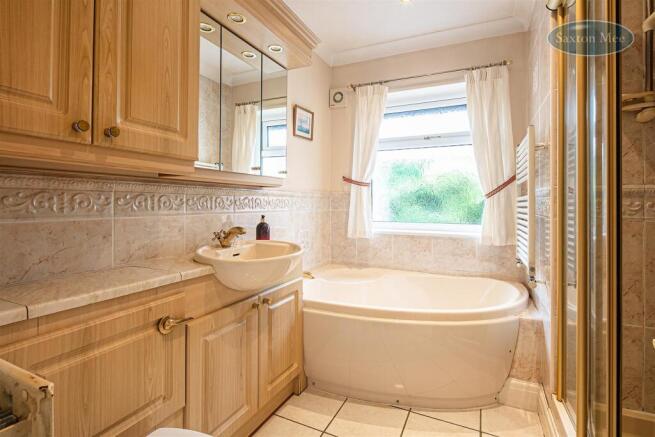 3 bed Bungalow for sale Image 12