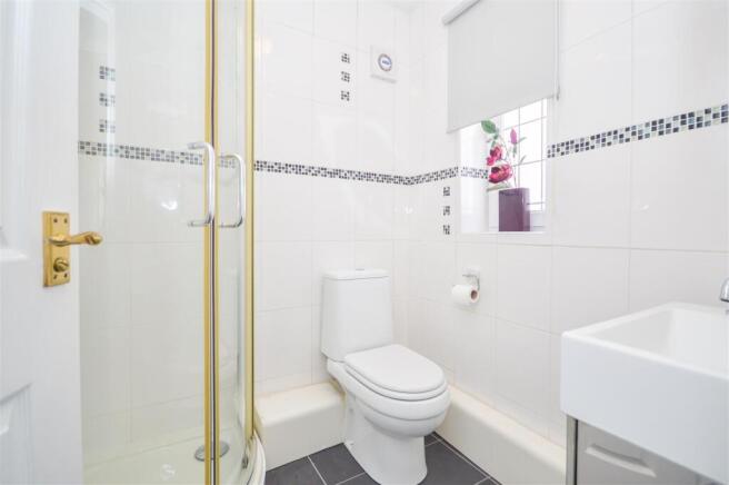4 bed Detached for sale Image 6