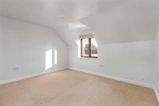 2 bed Semi-Detached for sale Image 4