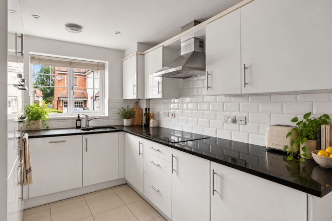 Soprano Way, Esher, KT10 photo 4