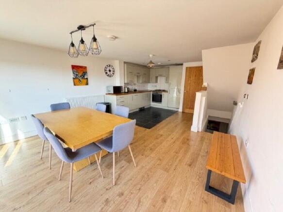 Kitchen / Dining Area