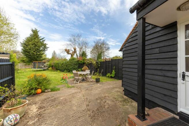 Paddock Close externals (6 of 7).jpg