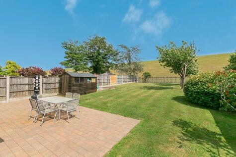 Coppermill Road, Wraysbury, Staines-Upon-Thames, Berkshire, TW19