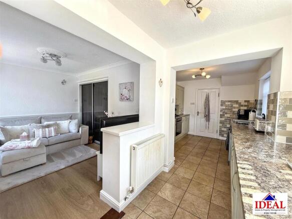3 bed Semi-Detached for sale Image 7