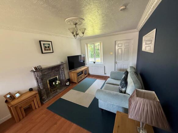 3 bed Semi-Detached for sale Image 8
