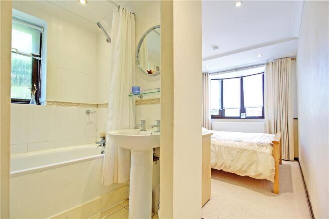 Bed 1/Ensuite