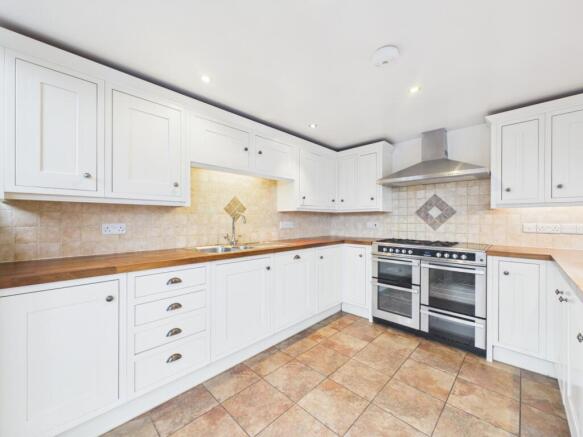 CAM01791G0-PR0215-STILL007