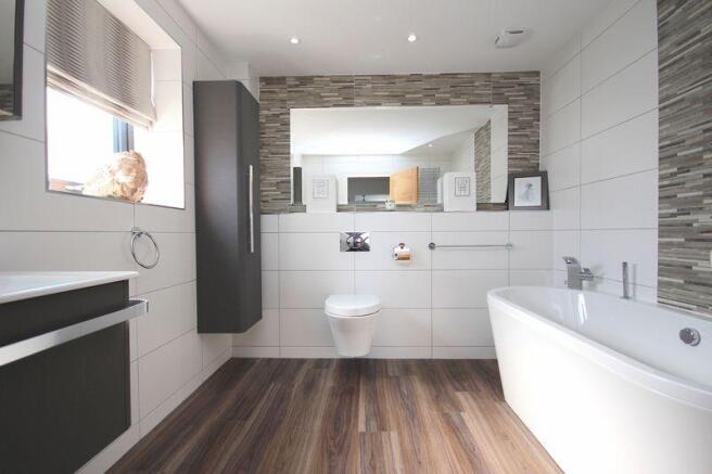 Ensuite to Mas...