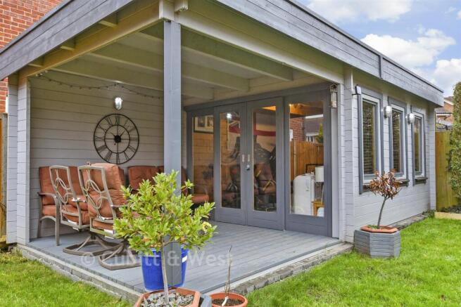 Workshop/Outbuildings
