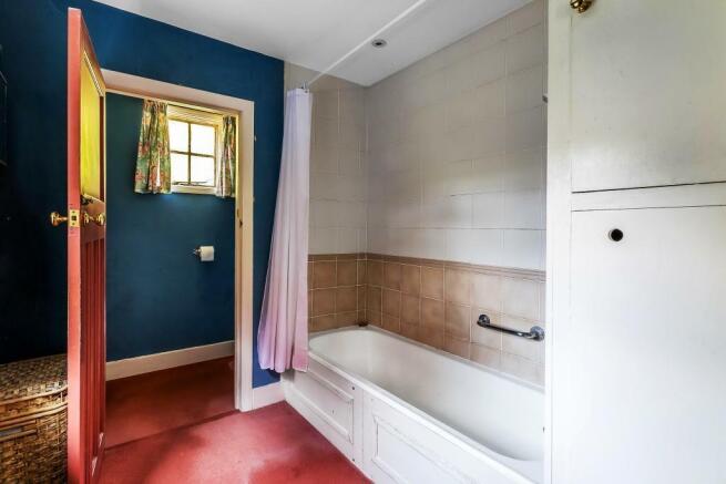 En Suite Bathroom.jpg