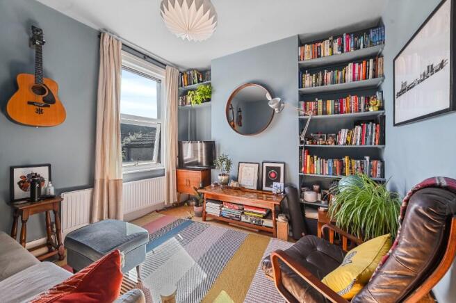 Sitting Room/Bedroom