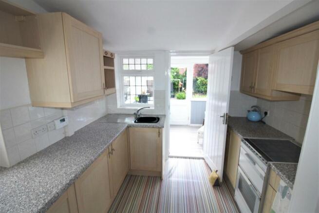 37 Monkseaton Dr-Kit1.JPG
