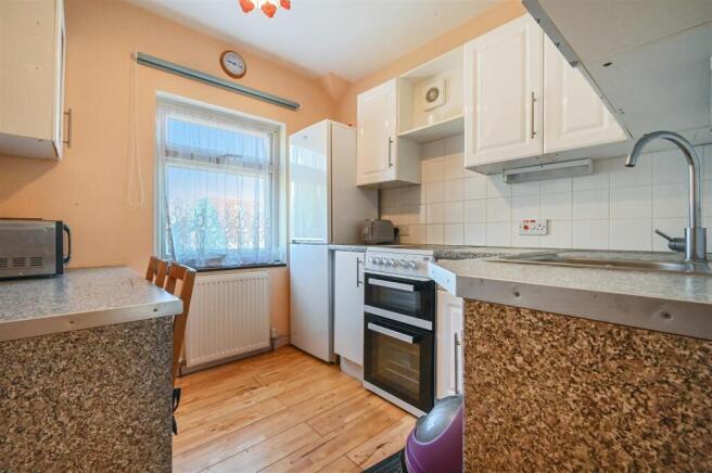 21A Long Drive - Kitchen1 (1).JPG