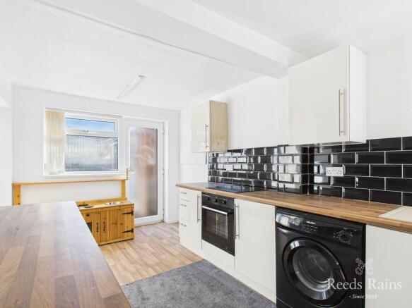 3 bed Semi-Detached for sale Image 5