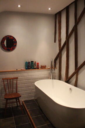 18.Main Bathroom