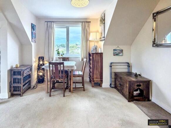 25 Melcombe Avenue, Weymouth, Dorset, DT4 7TF photo 4