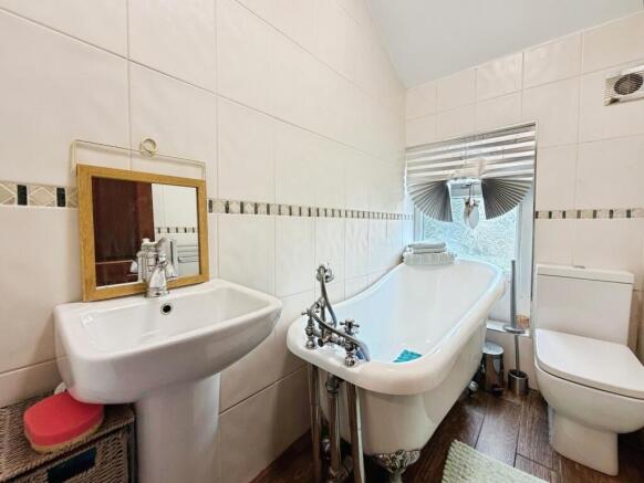 2 bed Semi-Detached for sale Image 11