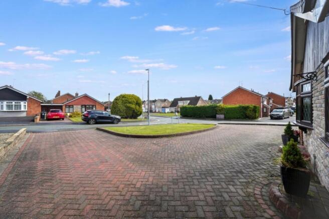 Woburn Avenue, Willenhall, West Midlands, WV12 photo 4