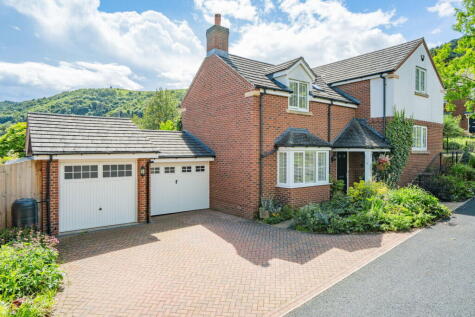 Treetops Drive, Malvern, WR14