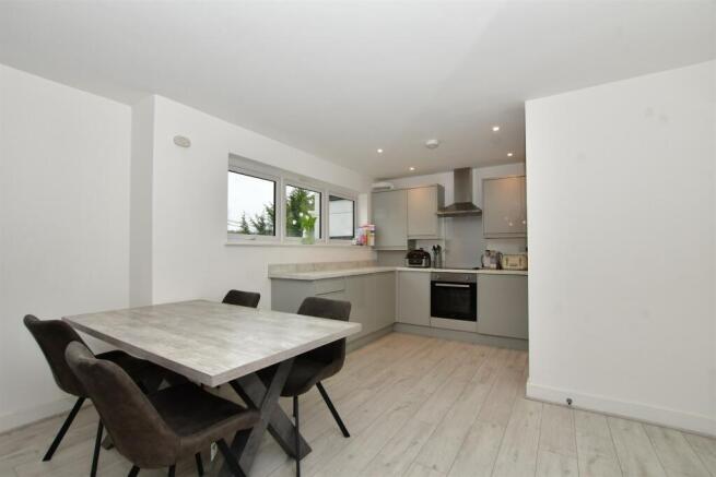 Kitchen/ Diner/ Lounge