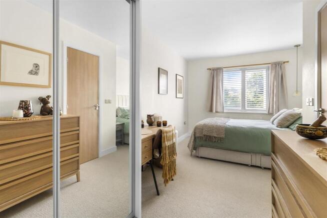 2 bed Apartment for sale Image 11