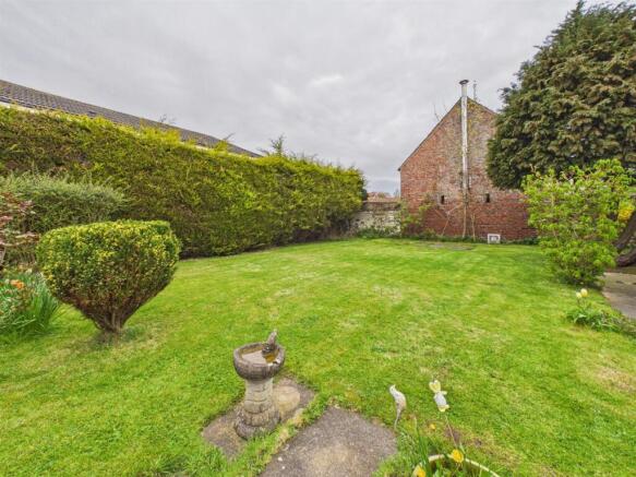 2 bed Detached Bungalow for sale Image 11