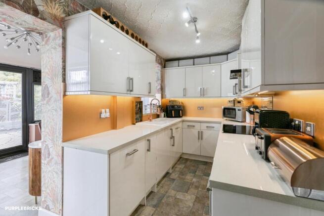 2 bed Semi-Detached for sale Image 7