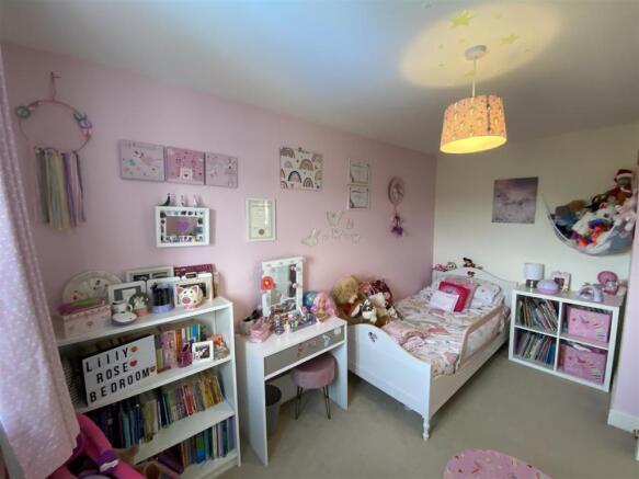 BEDROOM 4