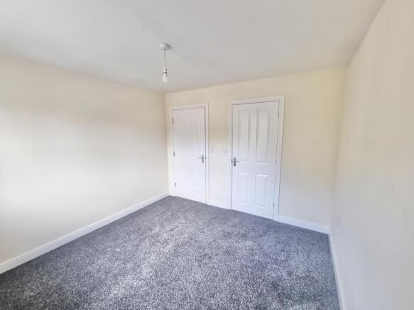 2 bed Apartment to rent Image 7