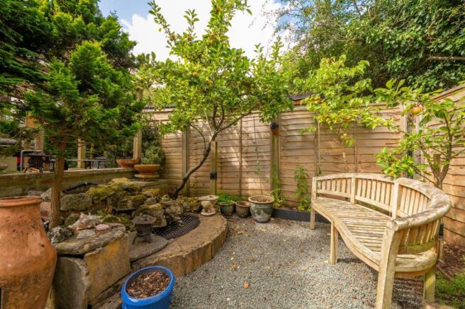 4 bed Semi-Detached for sale Image 10