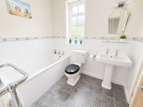 2 bed Bungalow for sale Image 7