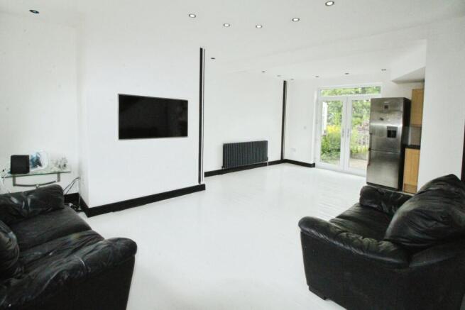 3 bed Semi-Detached for sale Image 9