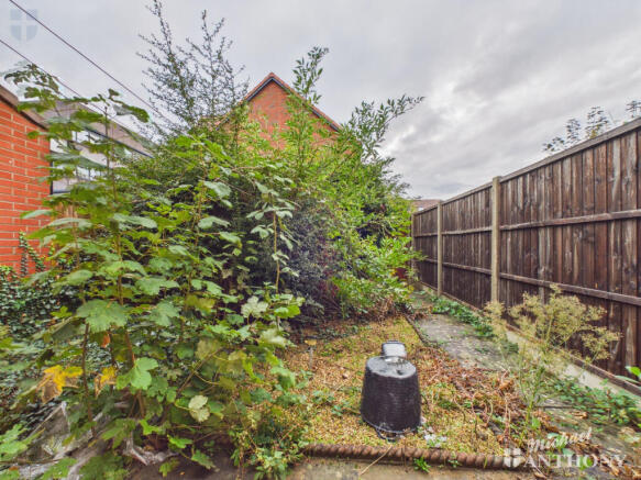 Bracken Way, Aylesbury photo 3