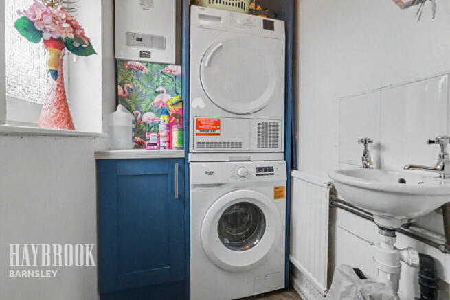 4 bed Semi-Detached for sale Image 6