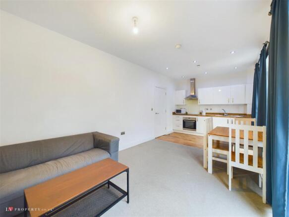 CAM05016G0-PR0019-ST