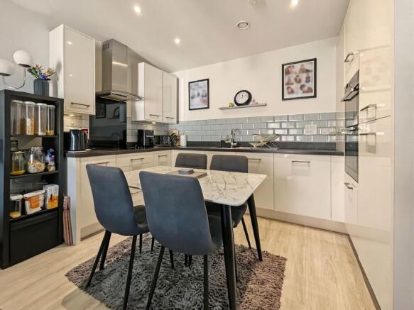 Kitchen / Lounge / Diner