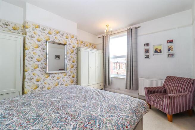 3 bed Terraced for sale Image 9