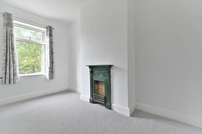 2 bed Terraced to rent Image 7