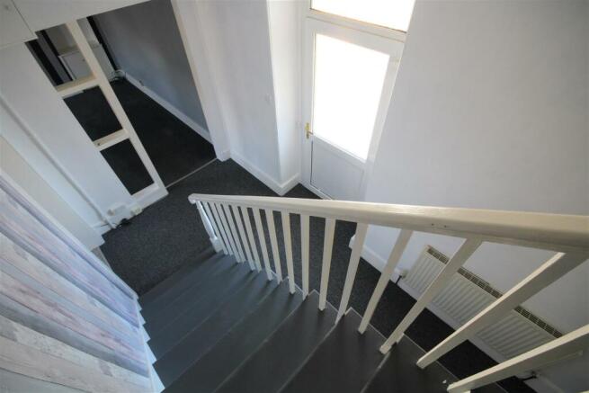 STAIRCASE & LANDING