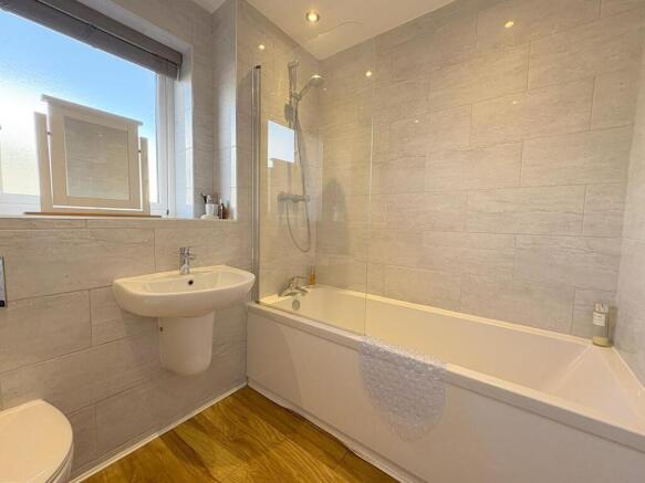 2 bed Flat for sale Image 9