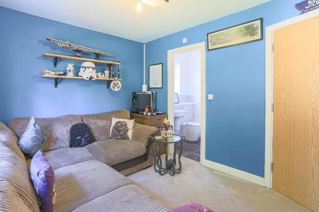 4 bed Detached for sale Image 7