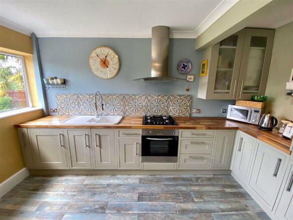 KITCHEN AREA