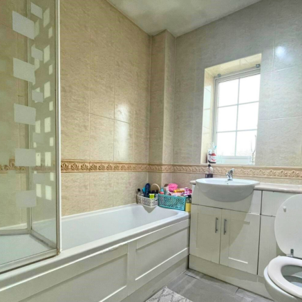 2 bed Semi-Detached to rent Image 6