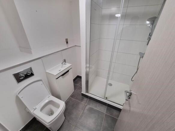 Studio to rent Image 9